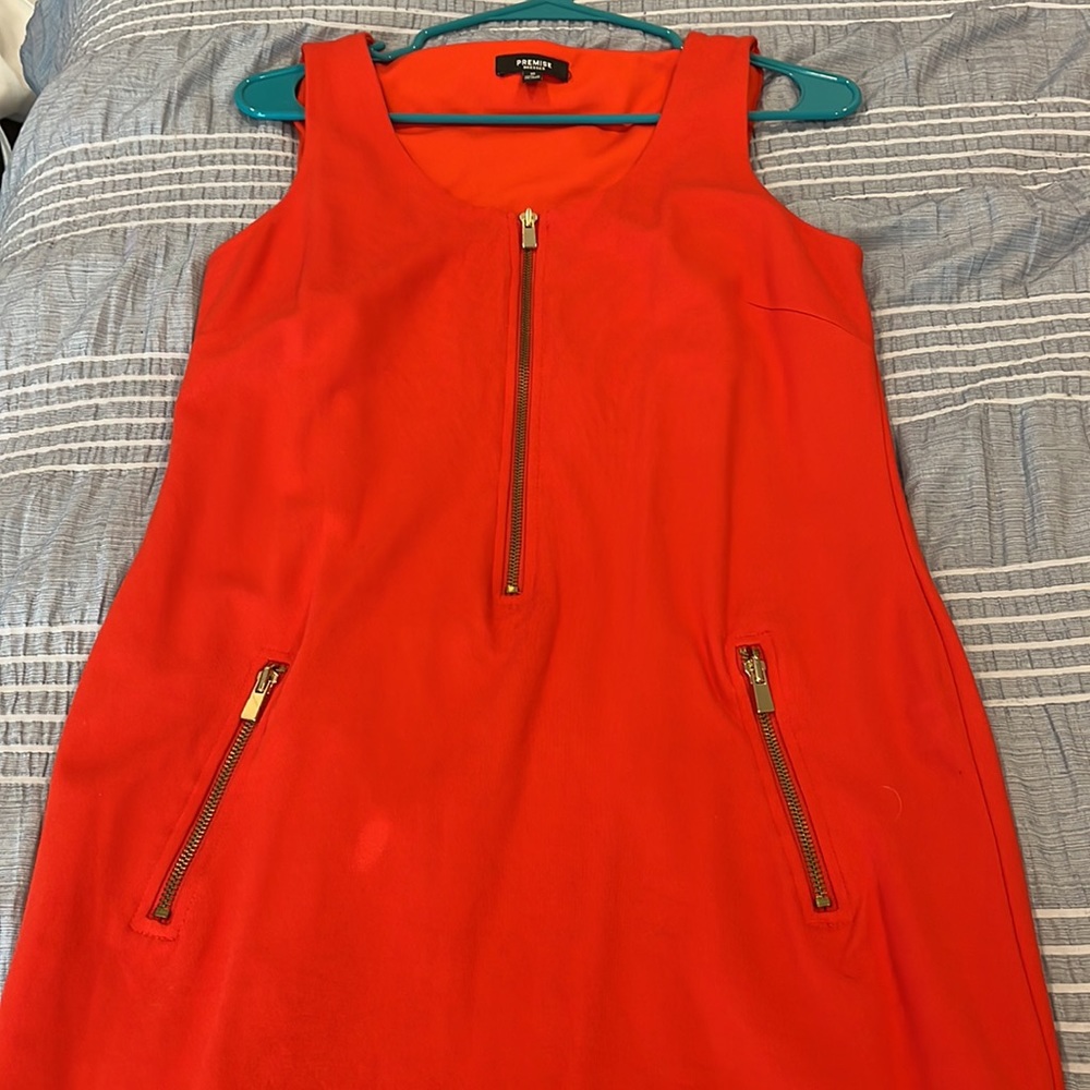 Red dress - Picture 3 of 3